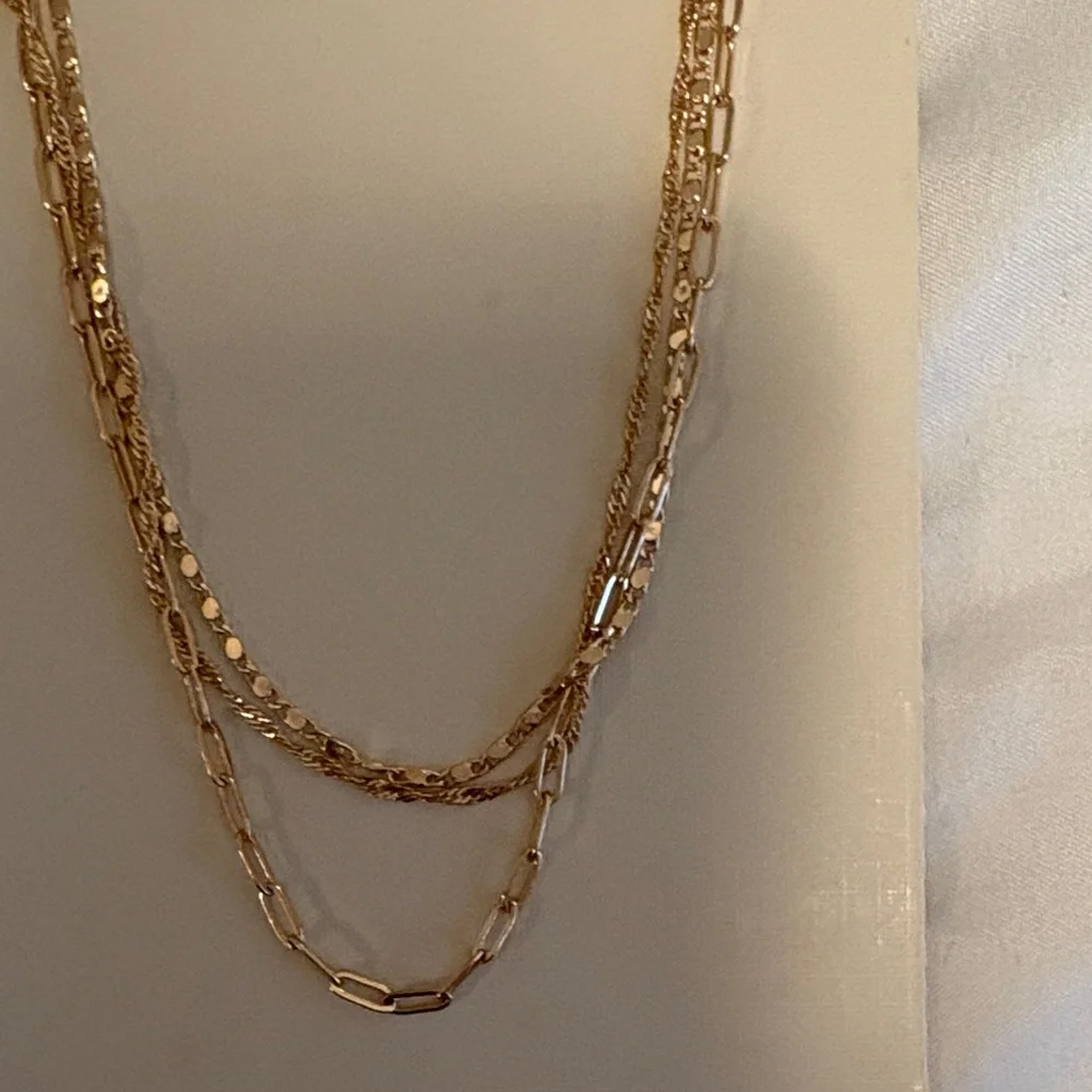 Elegant Gold Chain Necklace